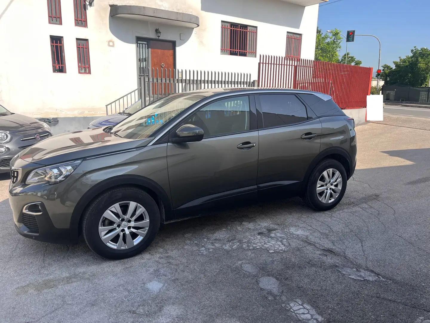 Peugeot 3008 1.6 DIESEL CAMBIO AUTOMATICO BUSINESS  2020 Bruin - 2