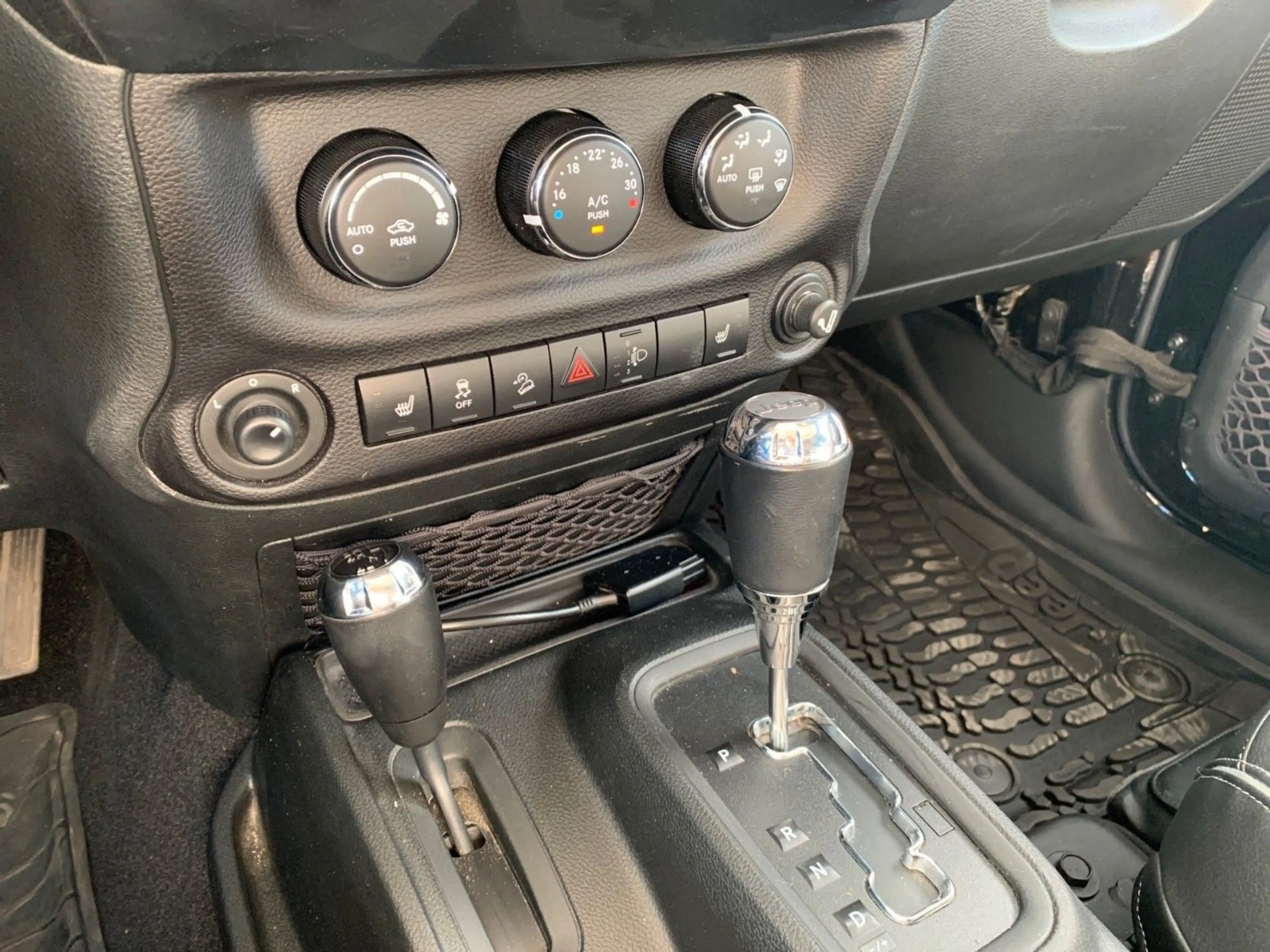 Jeep Wrangler Unlimited Hard-Top Umbau Automatik Rubi — photo 14