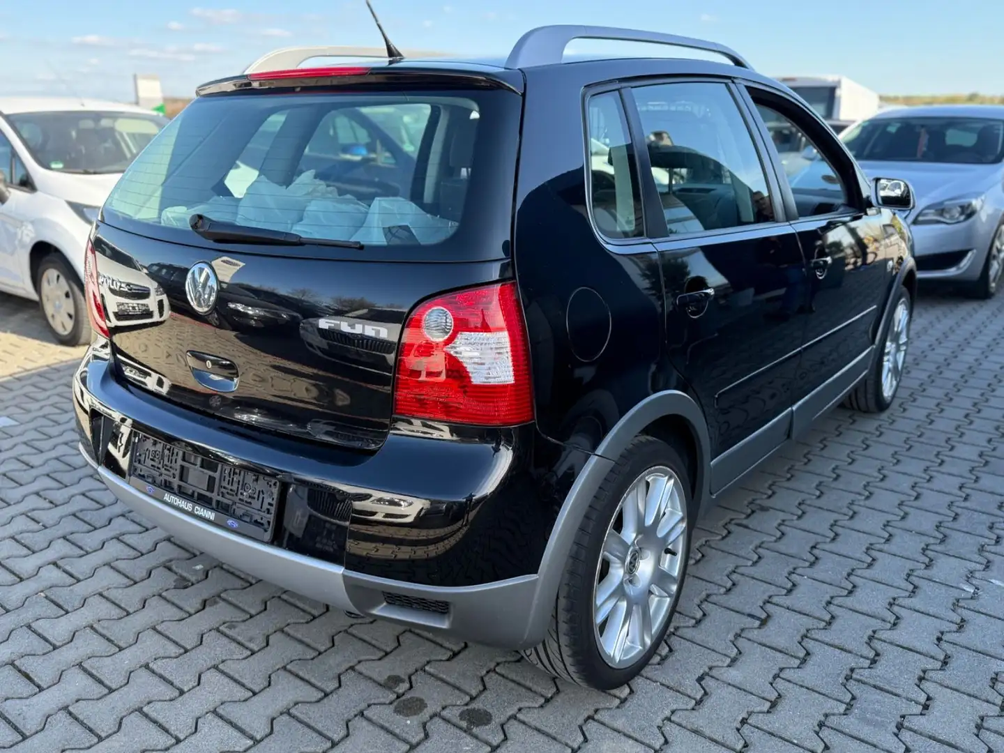 Volkswagen Polo IV Fun** aus 1. Hand ** TOP ZUSTAND ** Schwarz - 2