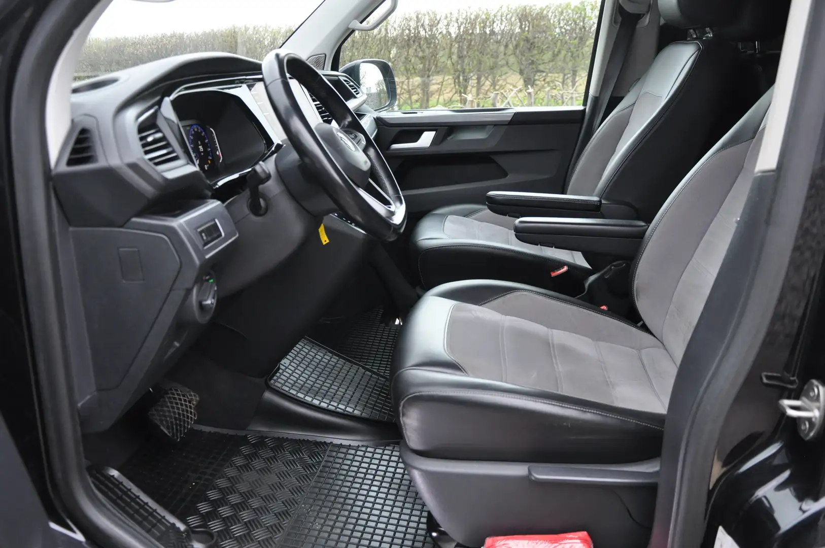 Volkswagen T6.1 Multivan Multivan Highline 2,0 TDI DSG Highline 20 Zoll H&R Schwarz - 2