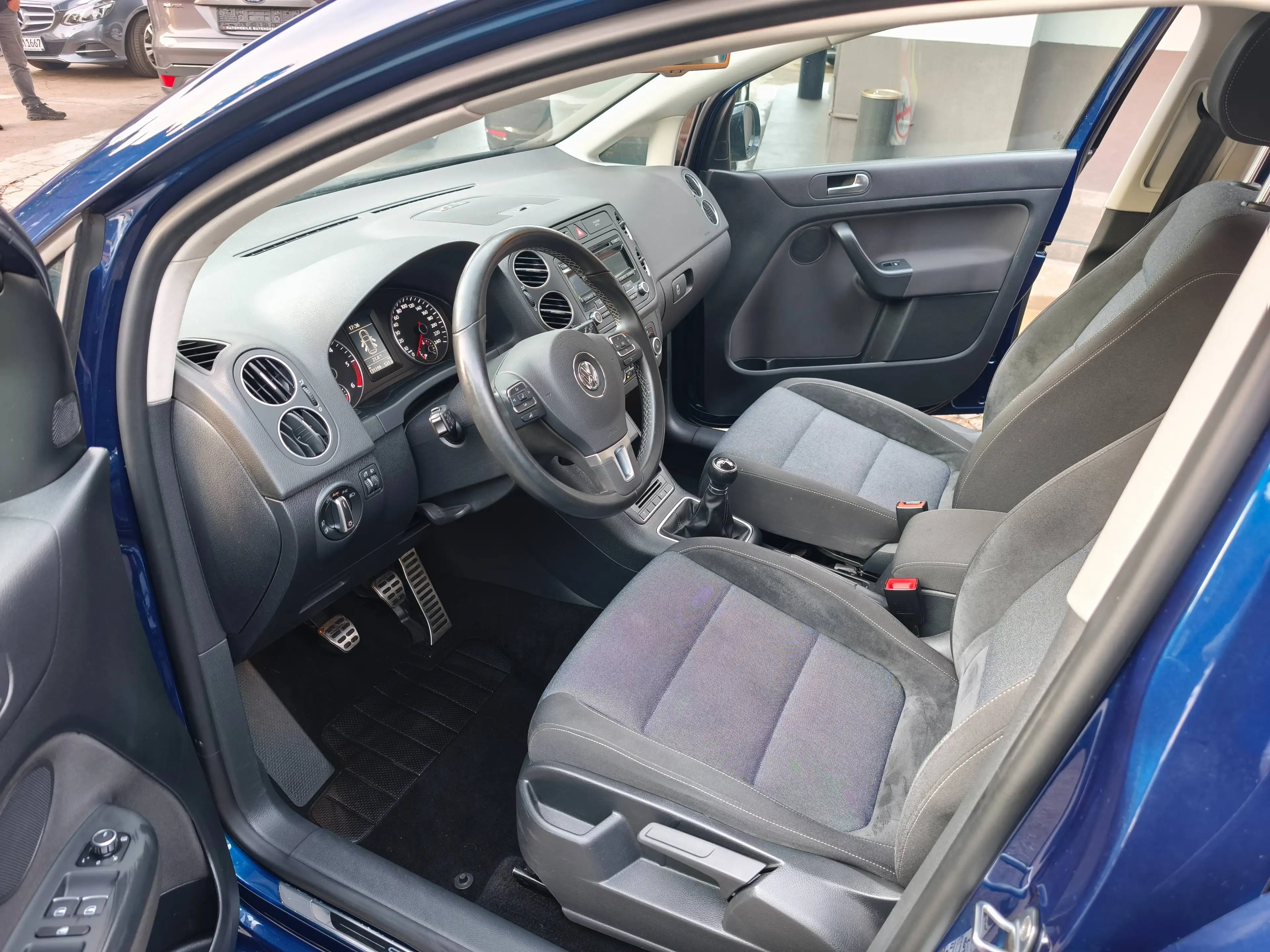 Volkswagen Golf Plus Style 1.6 TDI I.HAND/KLIMA/SHZ/PDC/TEMPOMAT/SERVICEGEPFLEGT/LS/ — photo 7