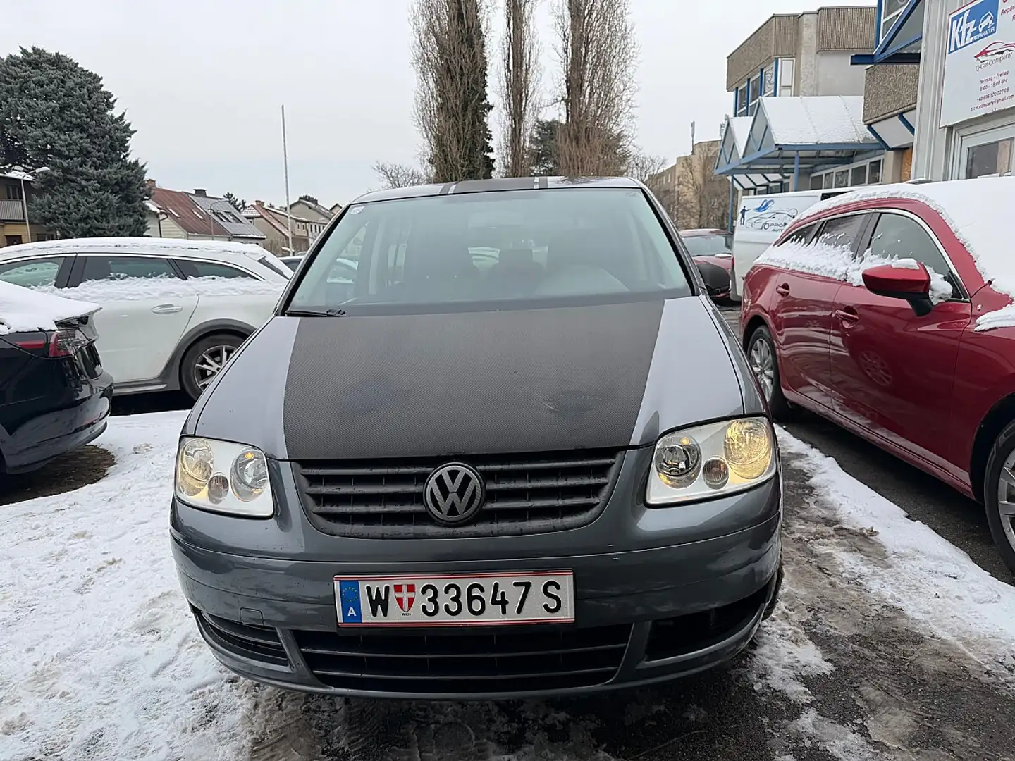 Volkswagen Touran Conceptline 1,9 TDI DSG Automatik Grau - 2