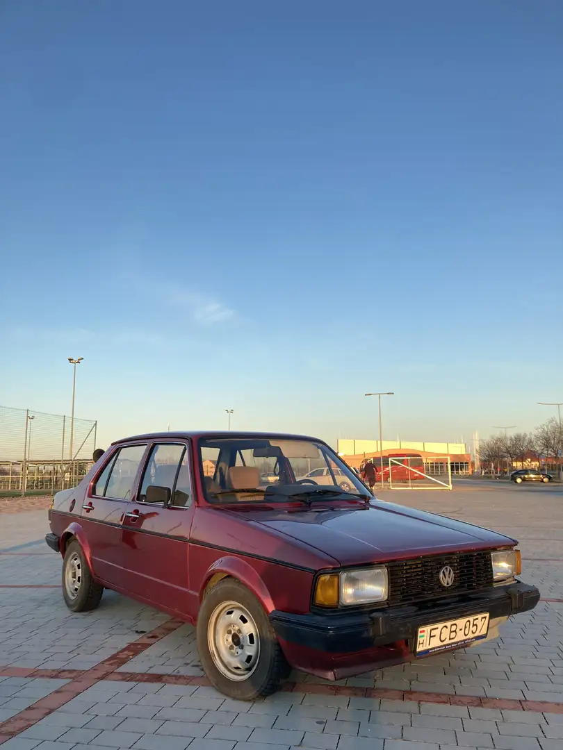 Volkswagen Jetta - 1