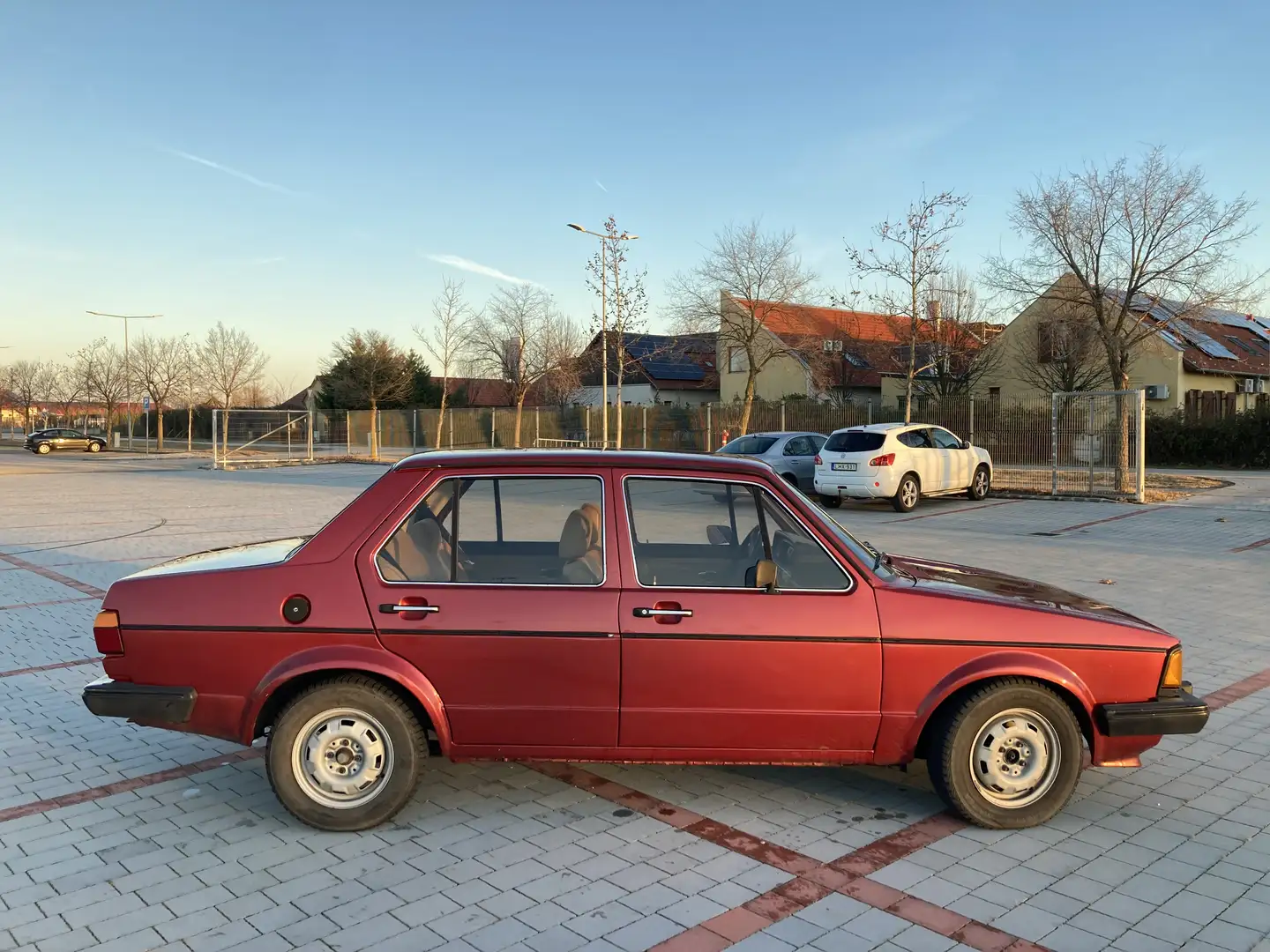 Volkswagen Jetta - 2