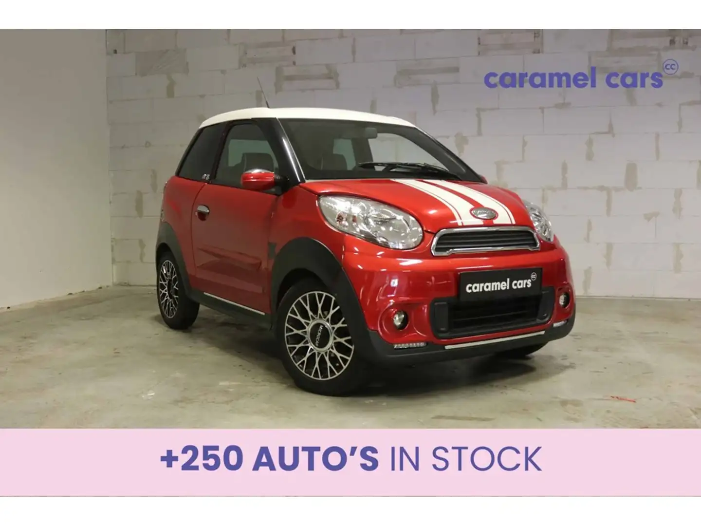 Microcar M8 DCI *PARKEERSENSOREN ACHTER*ALU VELGEN*LEDERLOOK*R Rojo - 1