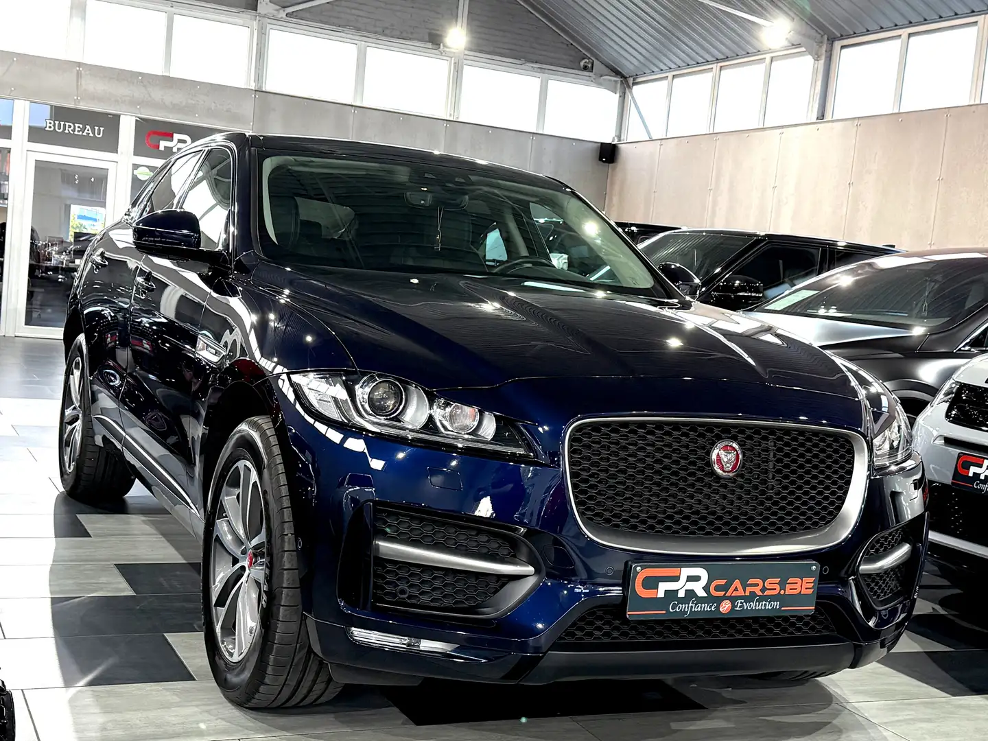Jaguar F-Pace 2.0 D R-Sport 1e Main Etat Neuf Full Hist. Bleu - 2