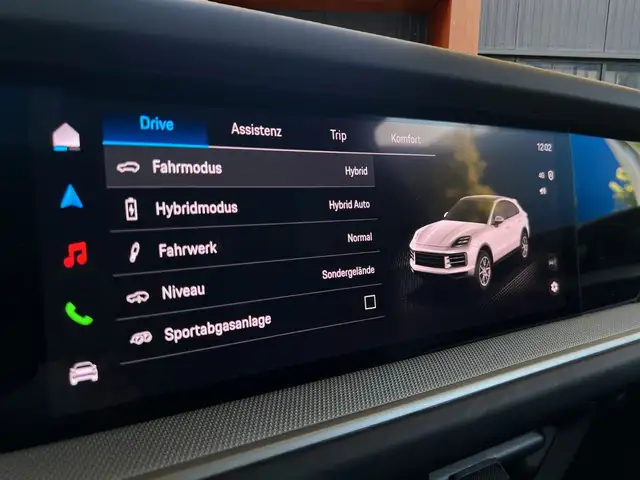 Porsche Cayenne view 11