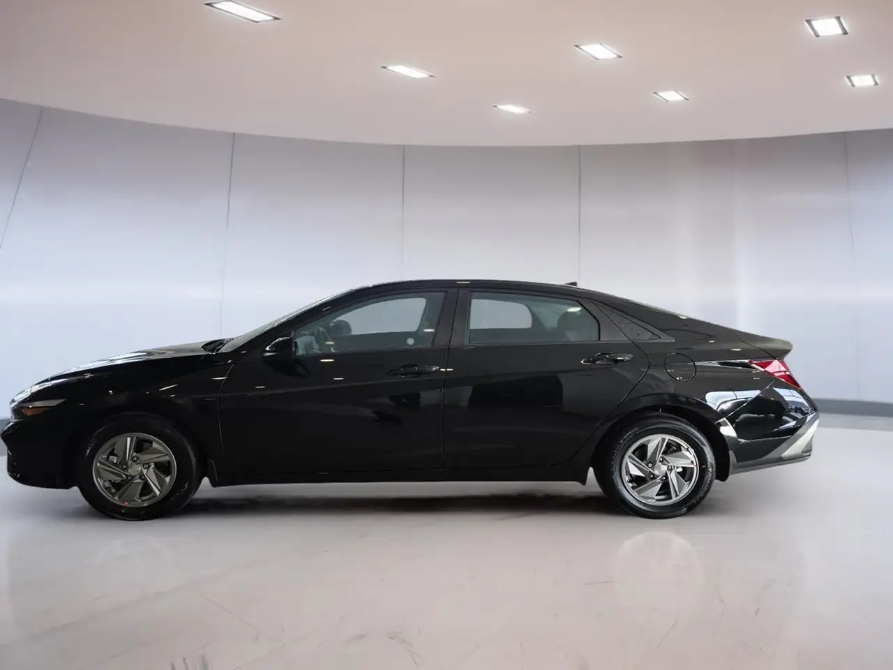 Hyundai ELANTRA снимка Hyundai ELANTRA