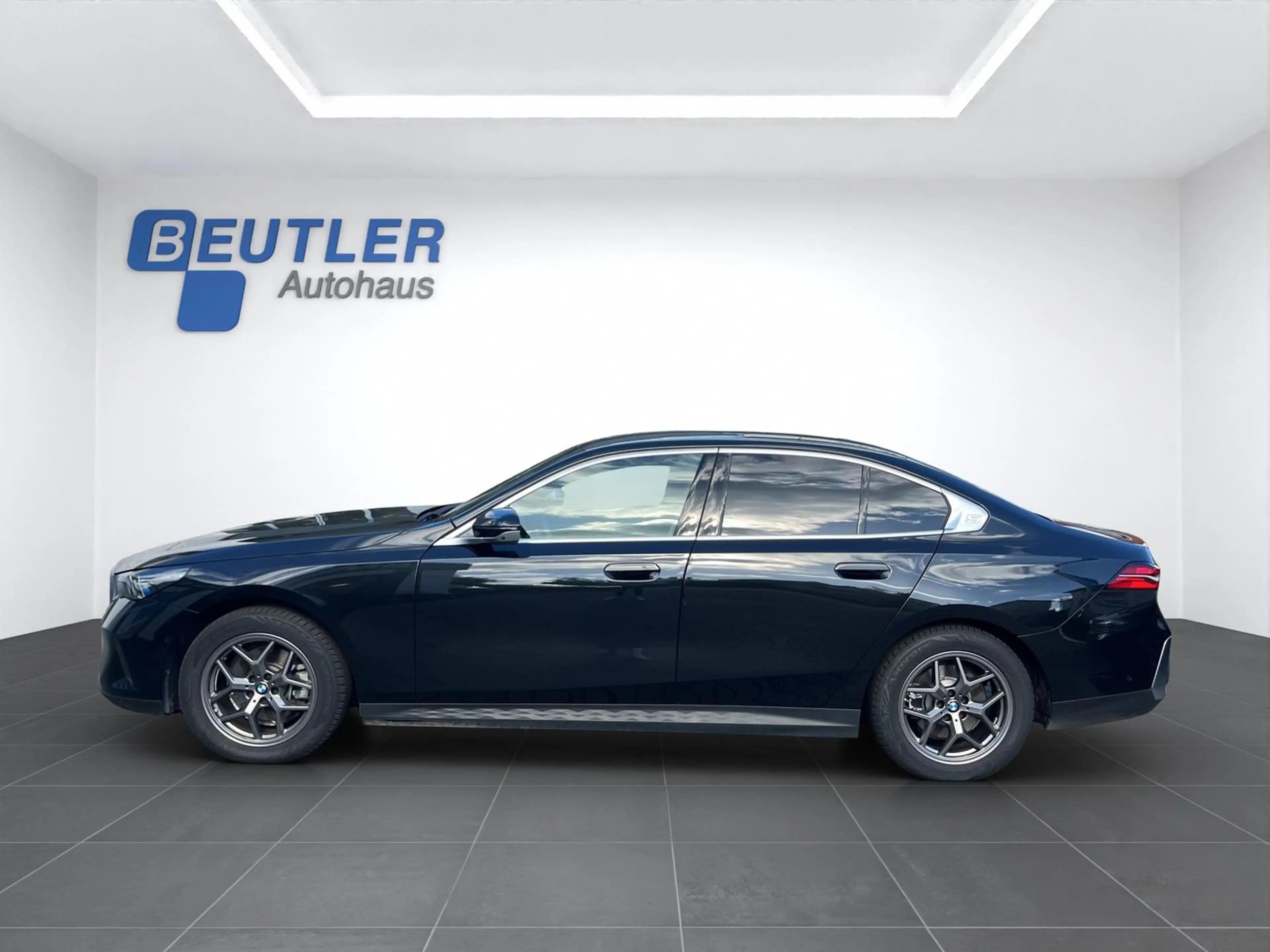 BMW 520 i Limousine aLED eSitze 360°Kam HUD — photo 2