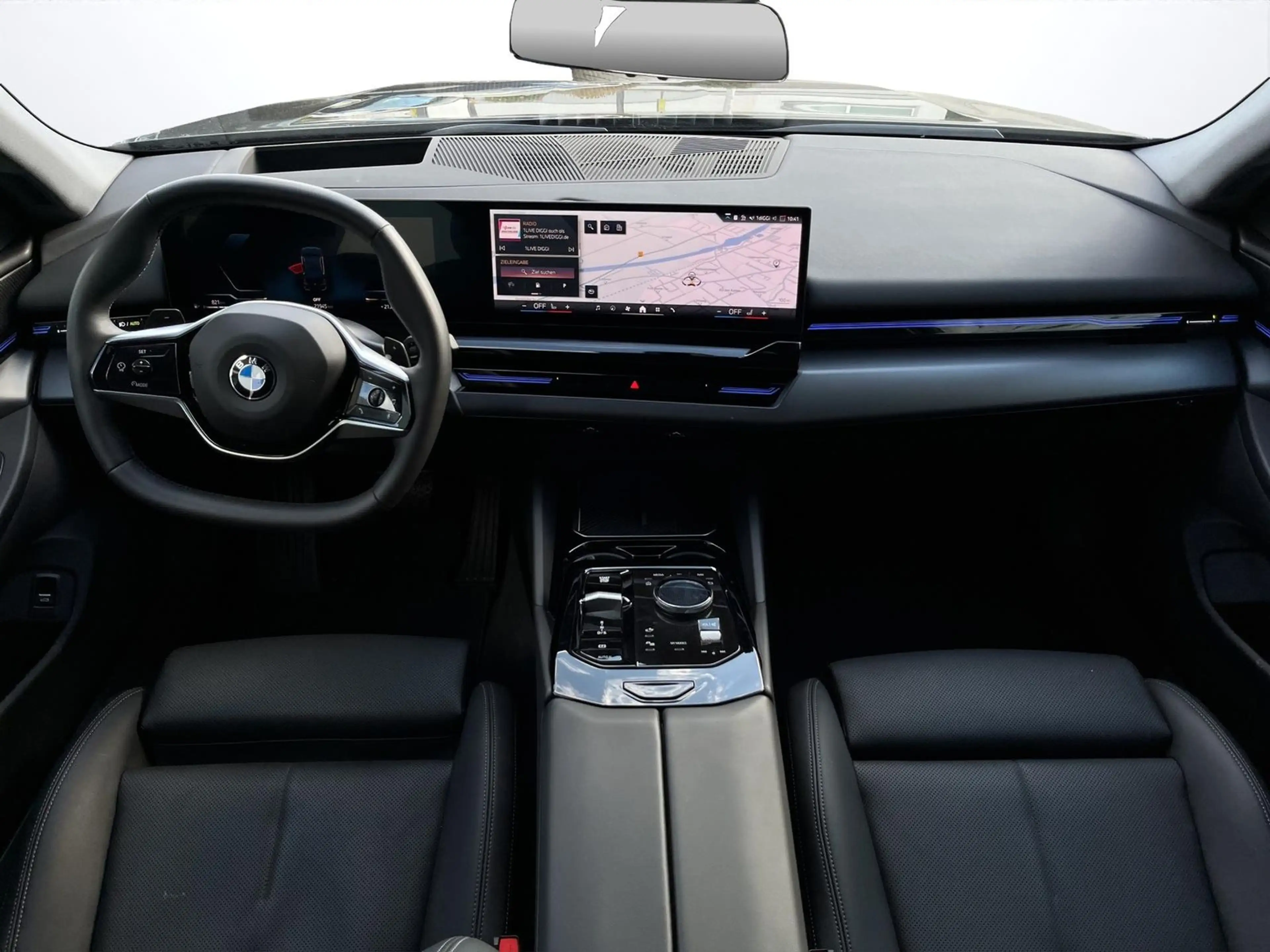 BMW 520 i Limousine aLED eSitze 360°Kam HUD — photo 10