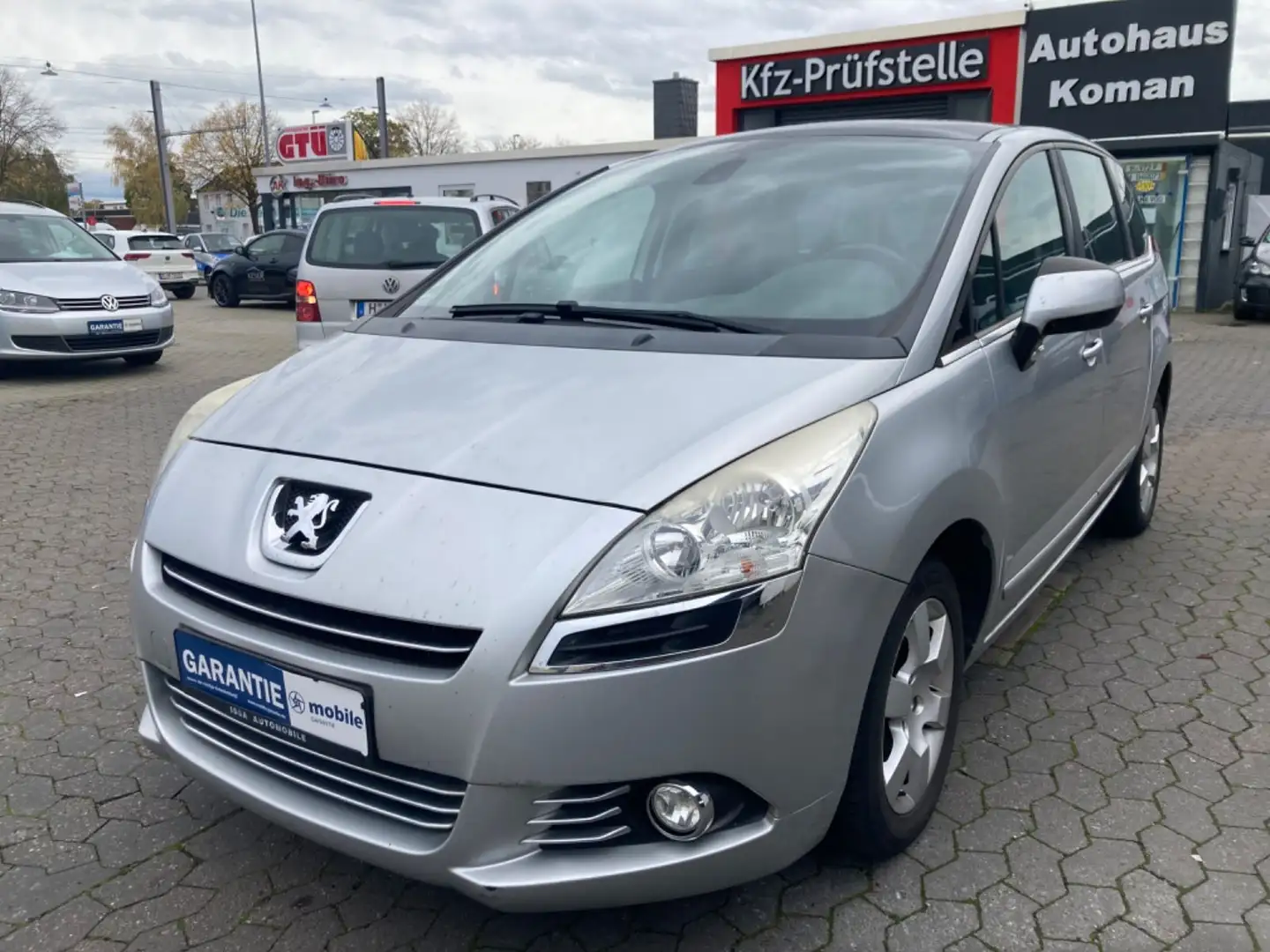 Peugeot 5008 Premium/TÜV NEU/PANORAMA/7.SITZER/PDC/KLIMA Gris - 1