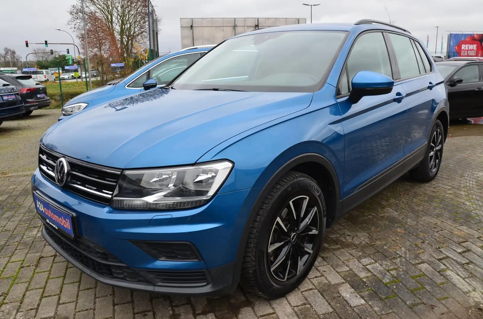 Volkswagen Tiguan Tiguan 1.4 TSI BMT Navi AHK Sitzheizung Klimaautom Blau - 1