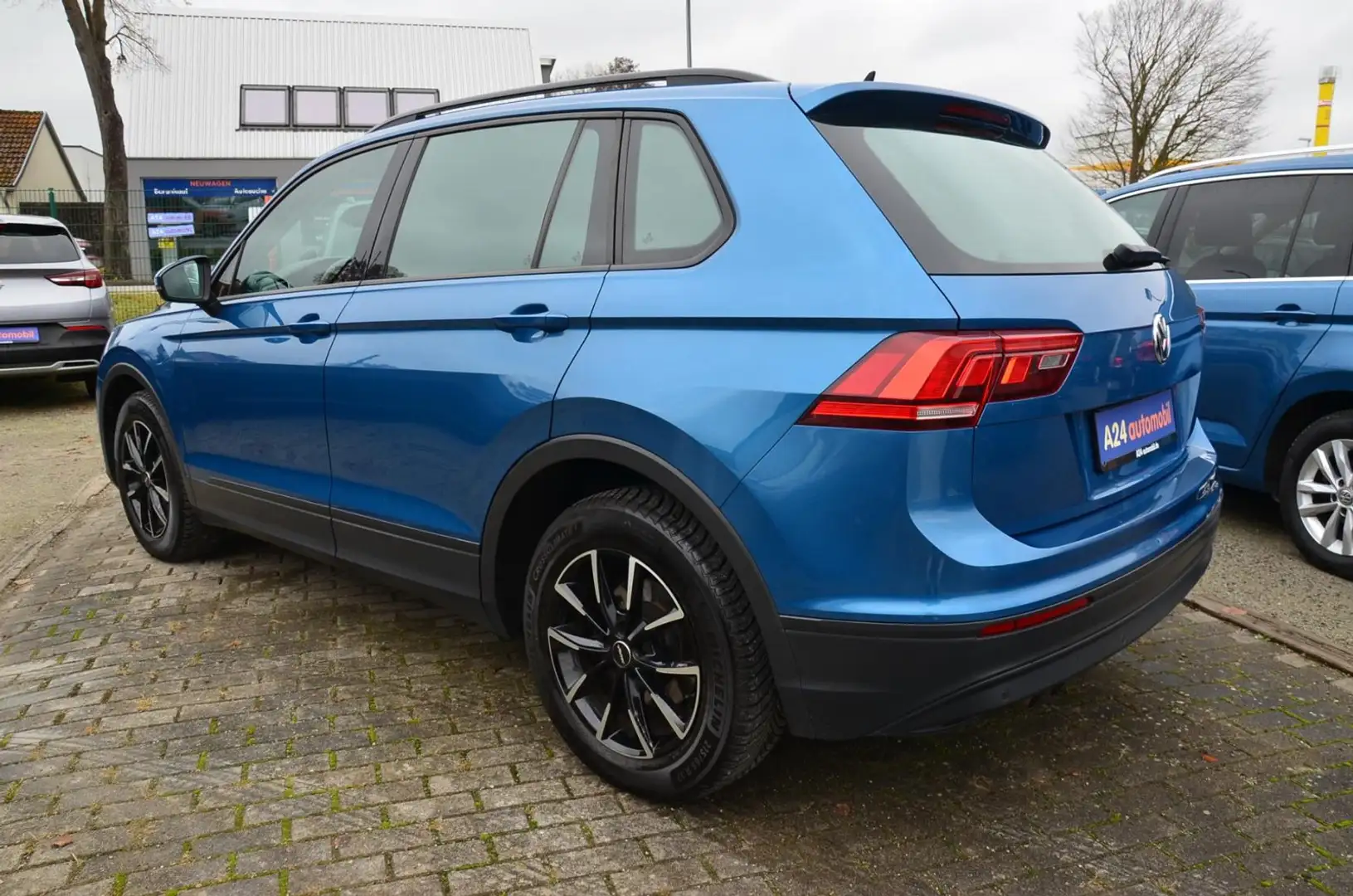 Volkswagen Tiguan Tiguan 1.4 TSI BMT Navi AHK Sitzheizung Klimaautom Blau - 2