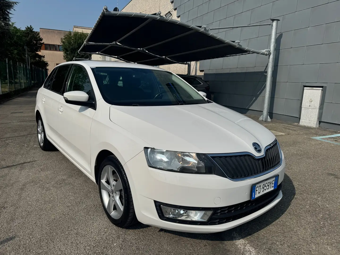 Skoda Rapid/Spaceback Rapid Spaceback 1.6 Tdi Ambition 115CV Blanco - 2