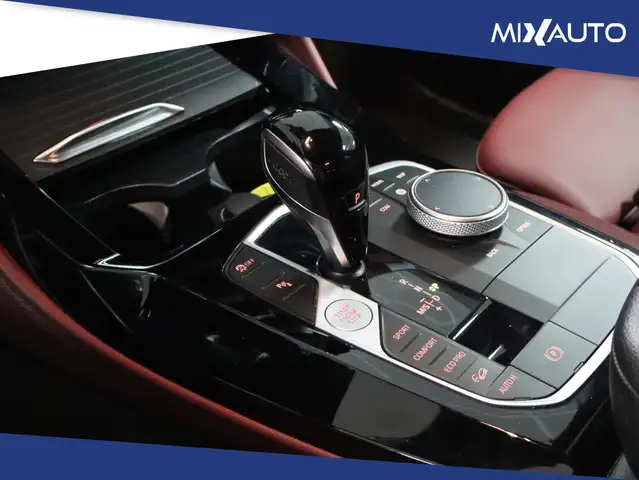 BMW X4 view 14