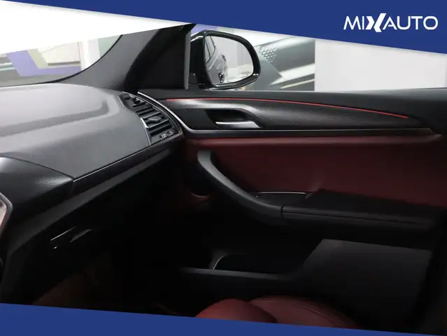 BMW X4 view 13