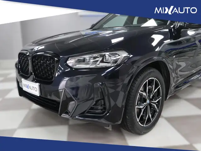 BMW X4 view 8