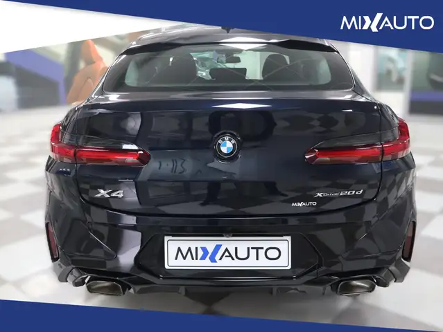 BMW X4 view 4