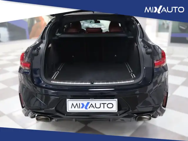 BMW X4 view 6
