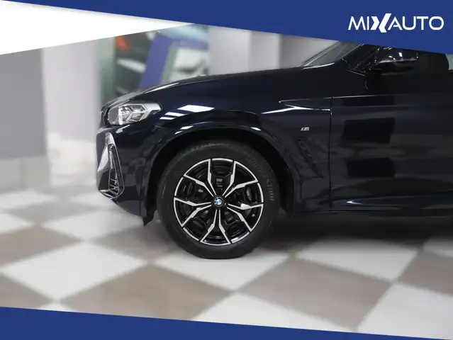 BMW X4 view 7