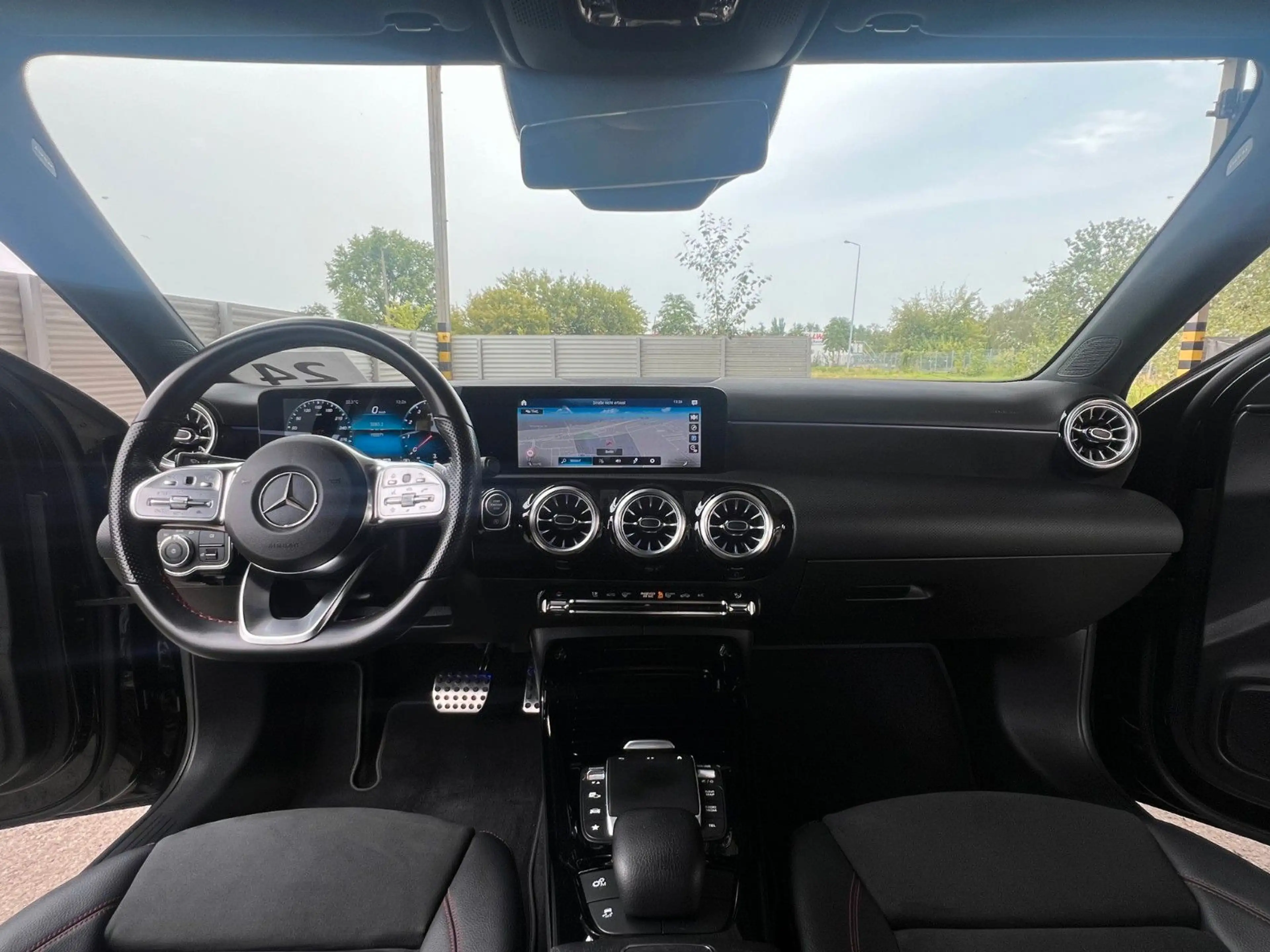 Mercedes-Benz A 45 AMG A45 AMG 4M+ SPEEDSHIFT DCT 8G LED DISTRONIC 360° — photo 13