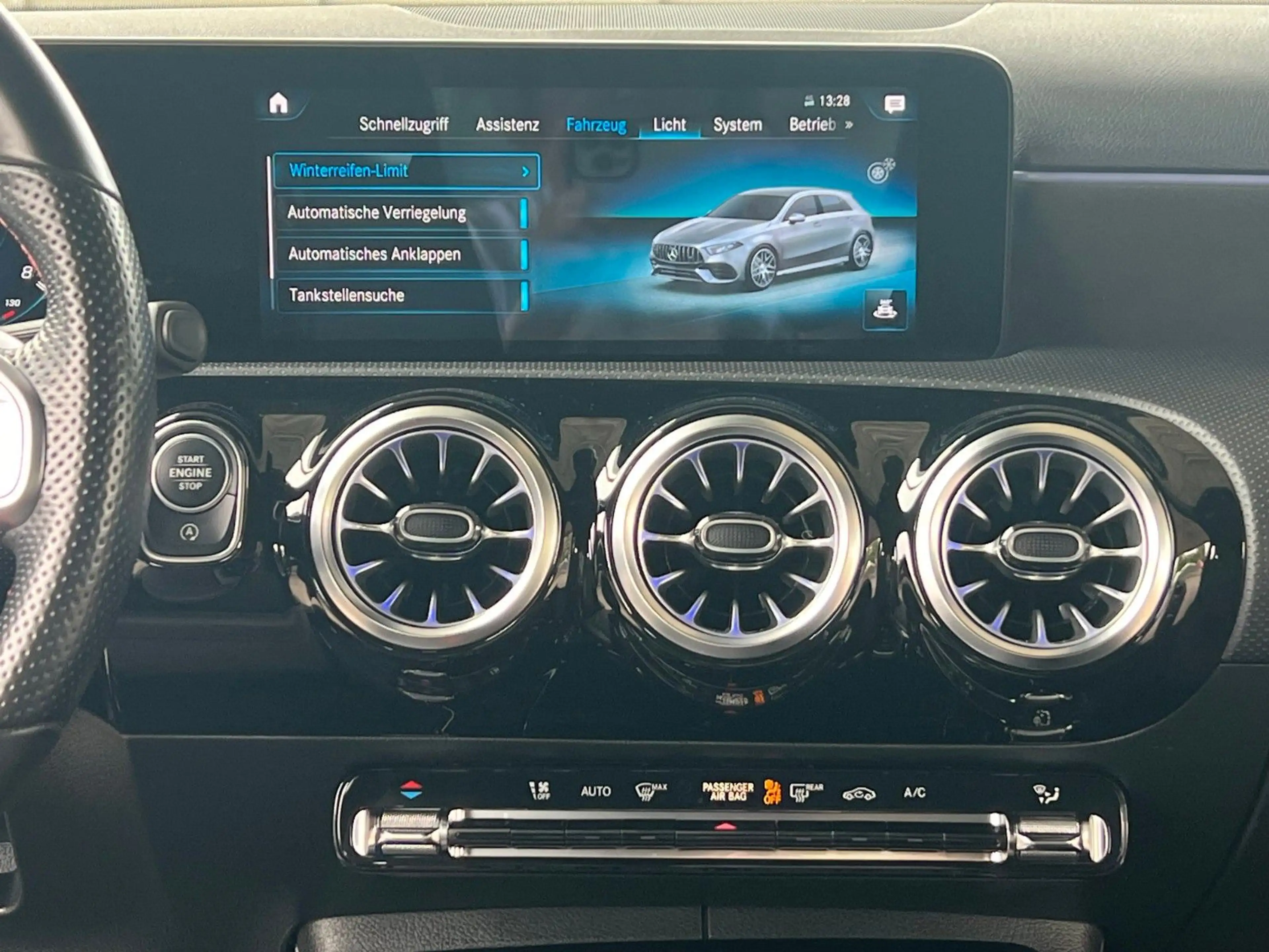 Mercedes-Benz A 45 AMG A45 AMG 4M+ SPEEDSHIFT DCT 8G LED DISTRONIC 360° — photo 15