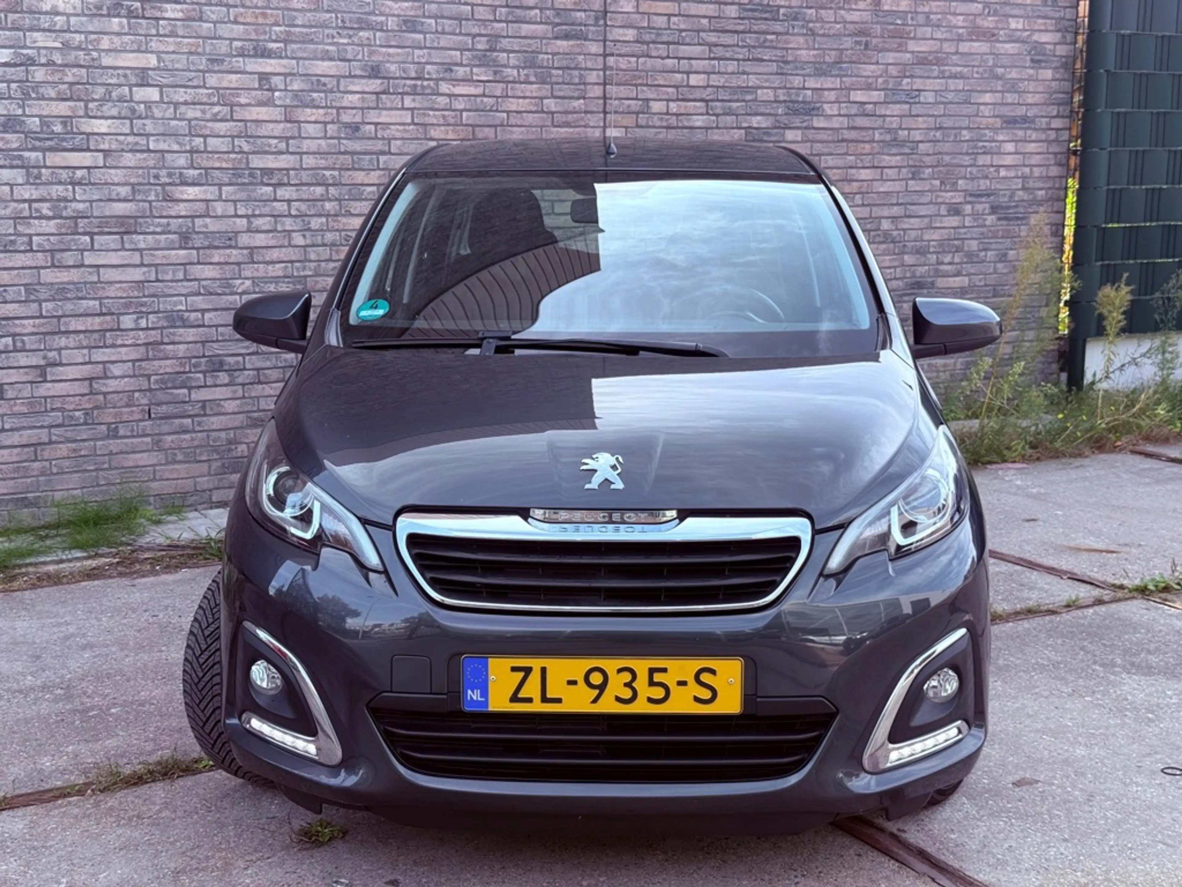 Peugeot 108 1.0 e-VTi Allure Carplay Cruise control — photo 2