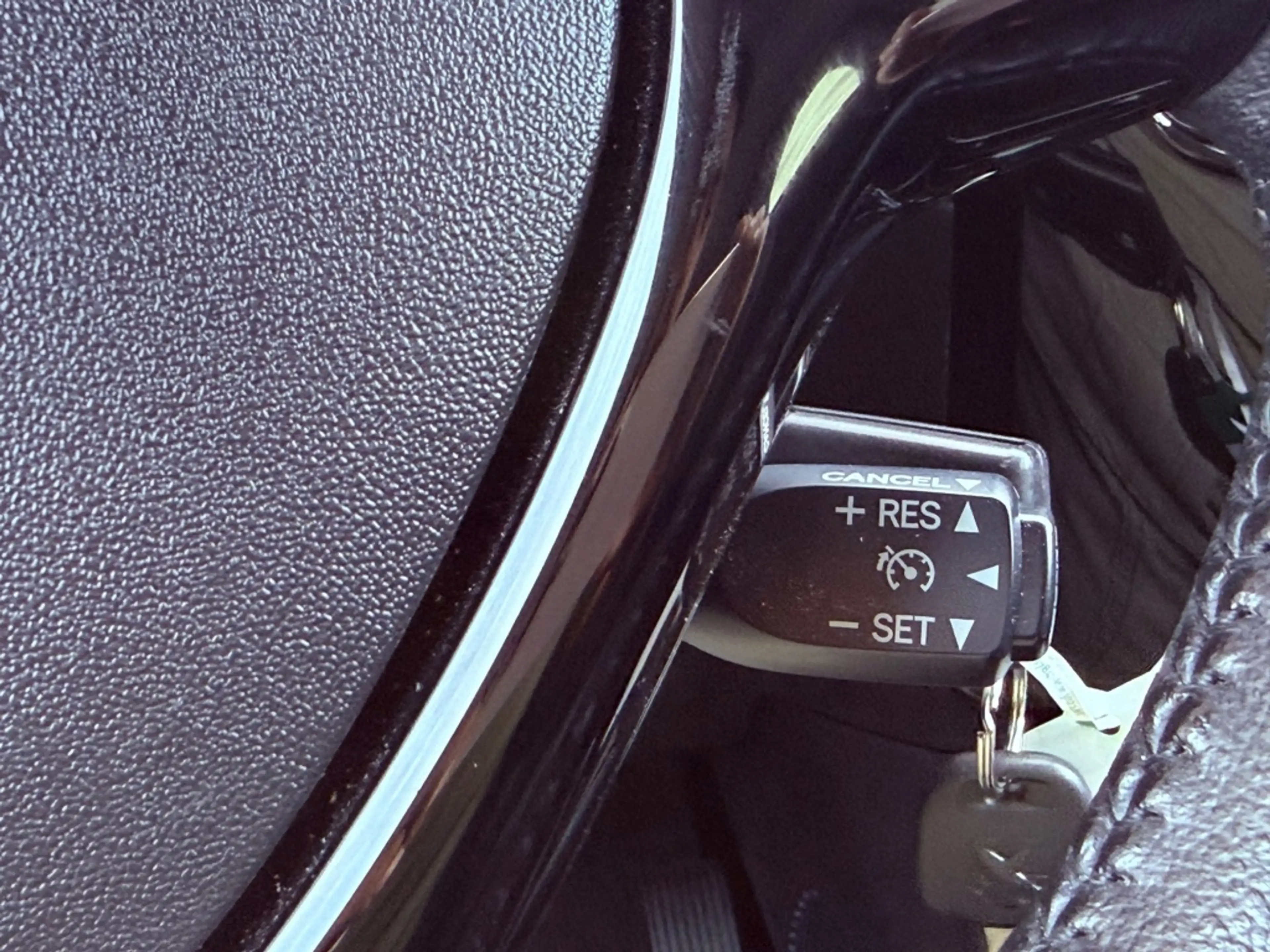 Peugeot 108 1.0 e-VTi Allure Carplay Cruise control — photo 9