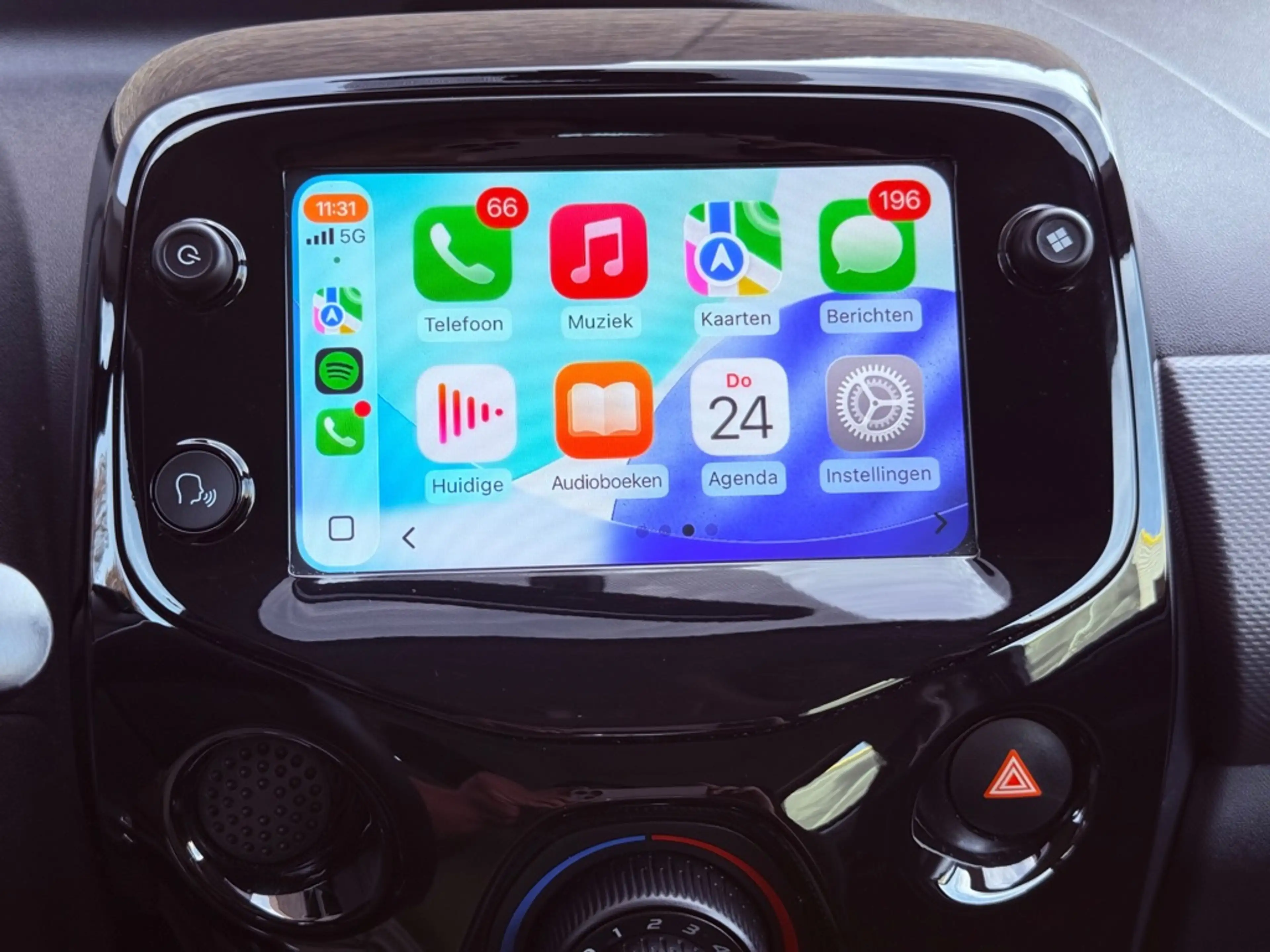 Peugeot 108 1.0 e-VTi Allure Carplay Cruise control — photo 8