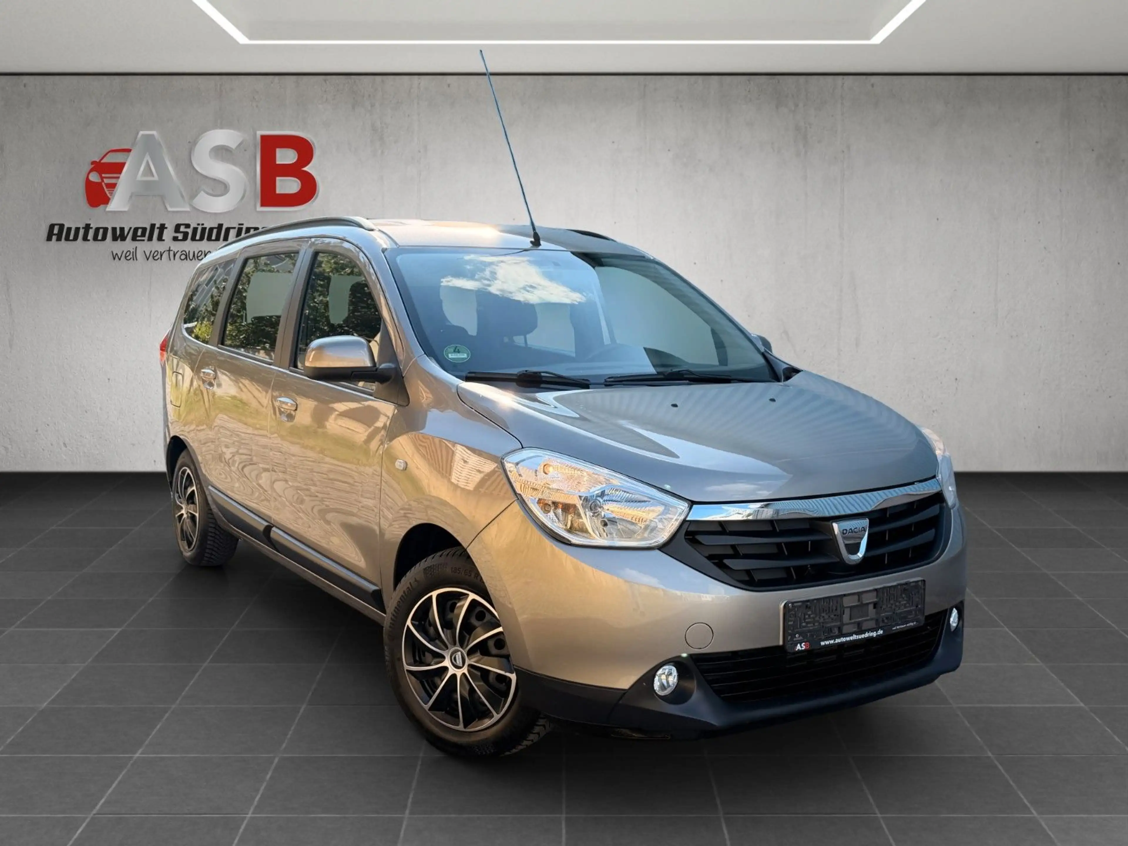 Dacia Lodgy Laureate*7-Sitzer*Klima*1.Hand — photo 3