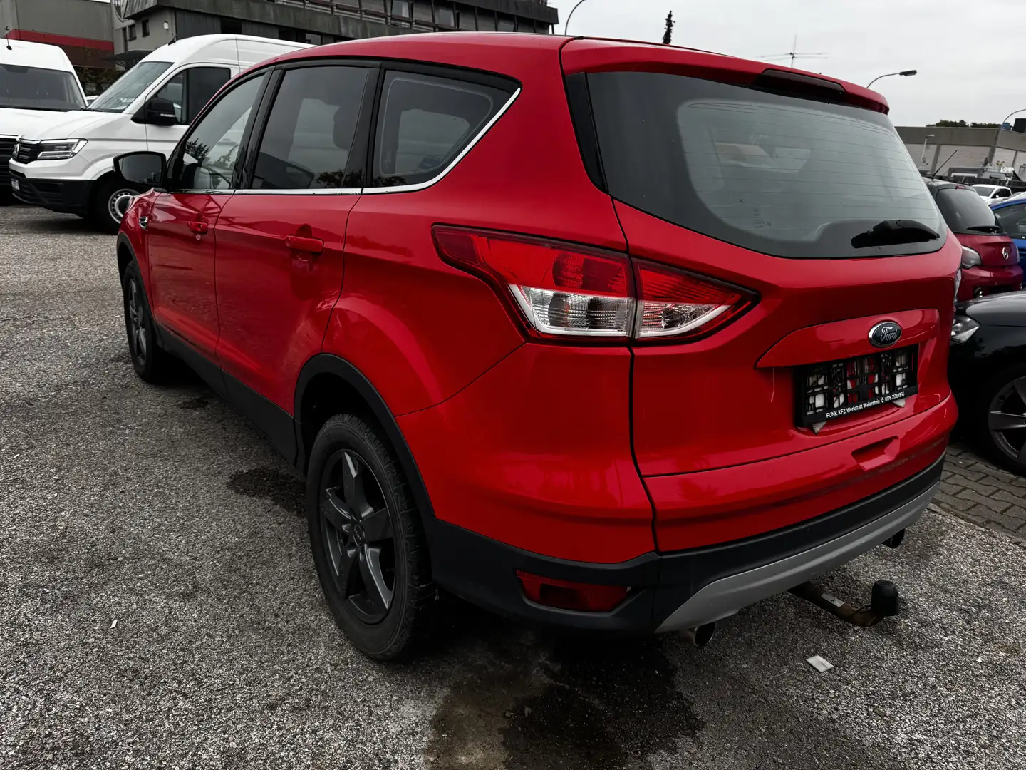 Ford Kuga Rot - 1