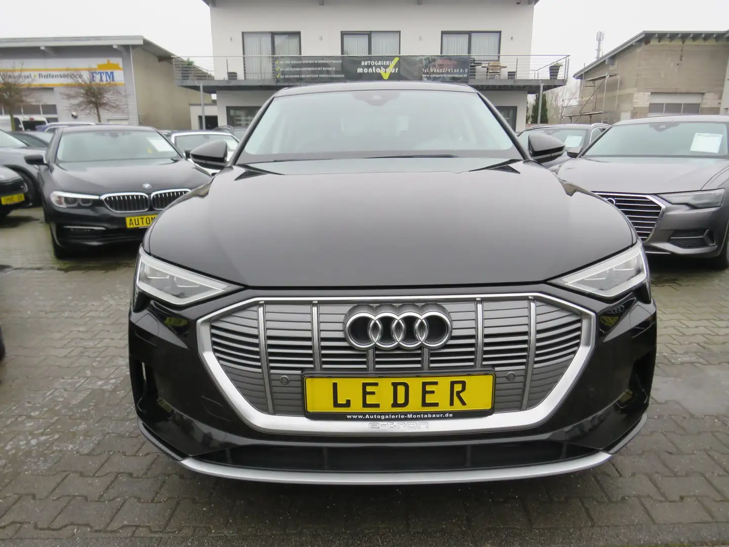 Audi e-tron 55 quattro advanced *1.HAND*LEDER*PANO*AHK*20"ALU Schwarz - 2