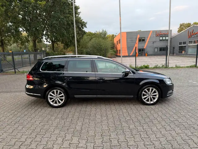 Volkswagen Passat view 6
