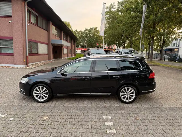 Volkswagen Passat view 2