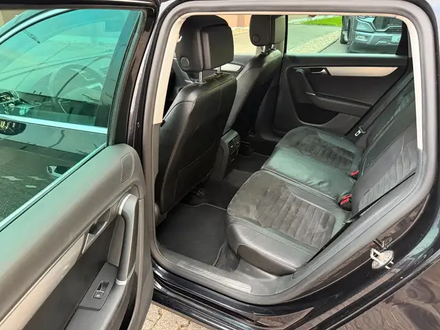 Volkswagen Passat view 15