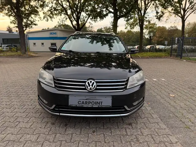 Volkswagen Passat view 8