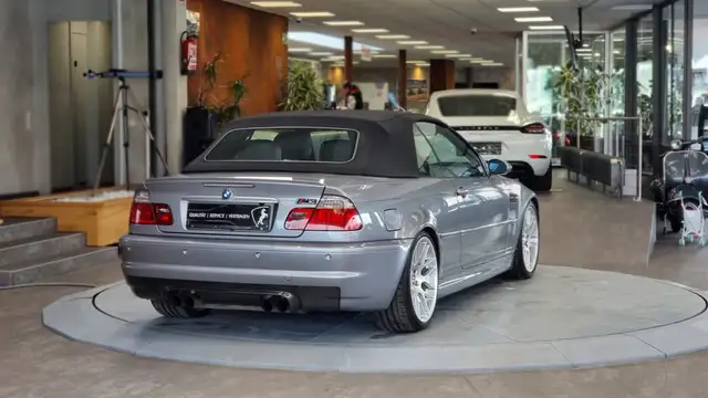 BMW M3 view 4