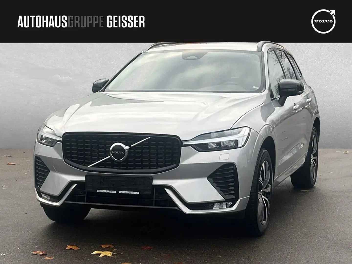 Volvo XC60 B5 AWD Mild-Hybrid Plus Dark AHK ACC BLIS Silber - 1