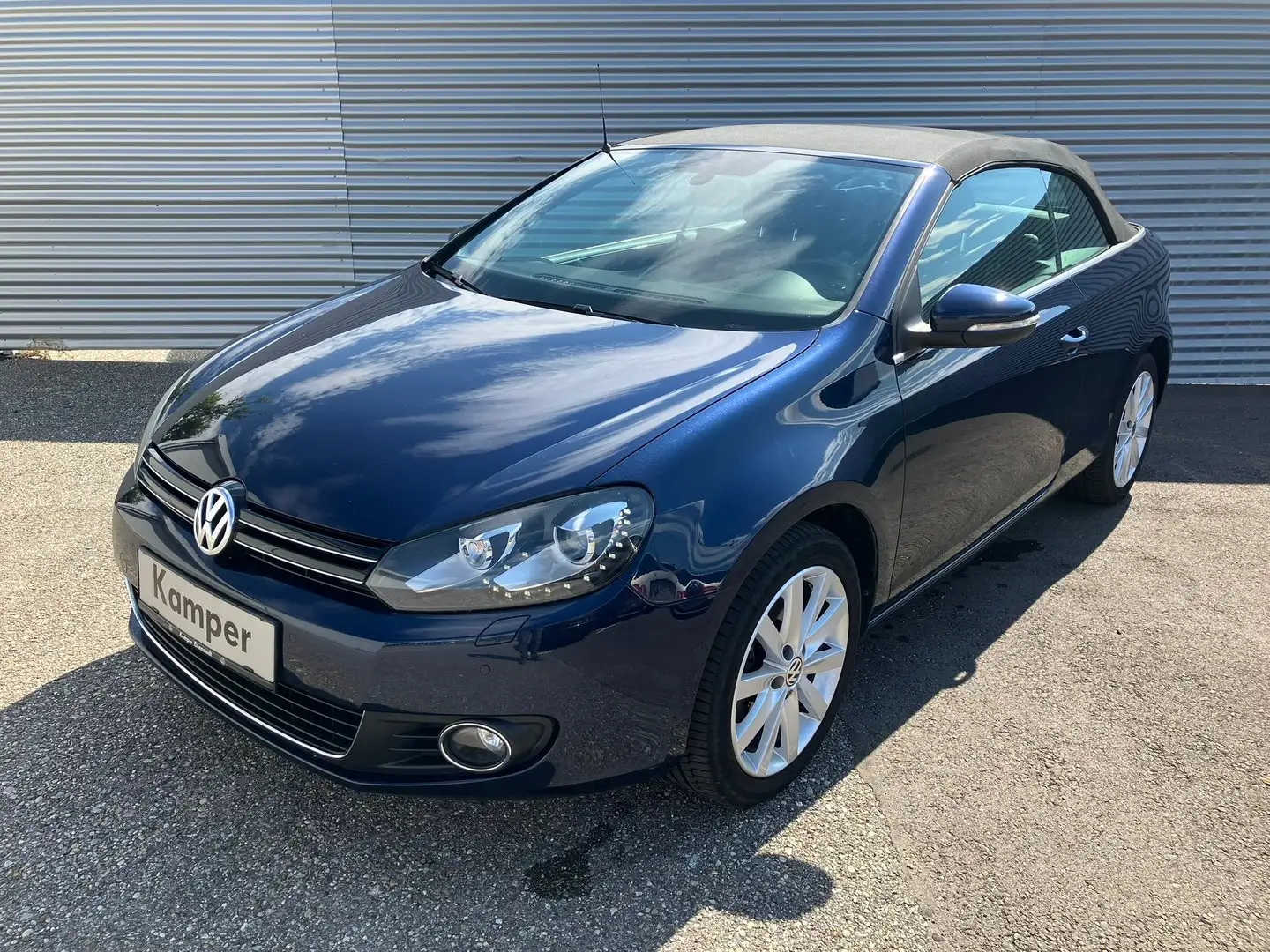 Volkswagen Golf Cabriolet TSI DSG Blau - 2