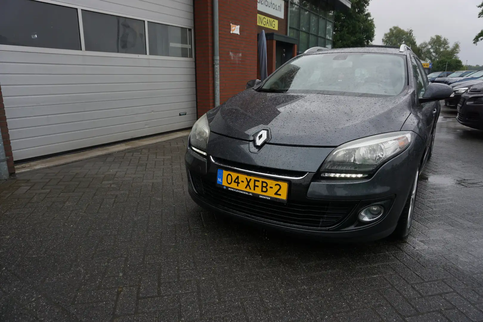 Renault Megane Estate 1.5 DCI EXPRESSION ORIGINEEL NEDERLANDS NAV Grau - 2