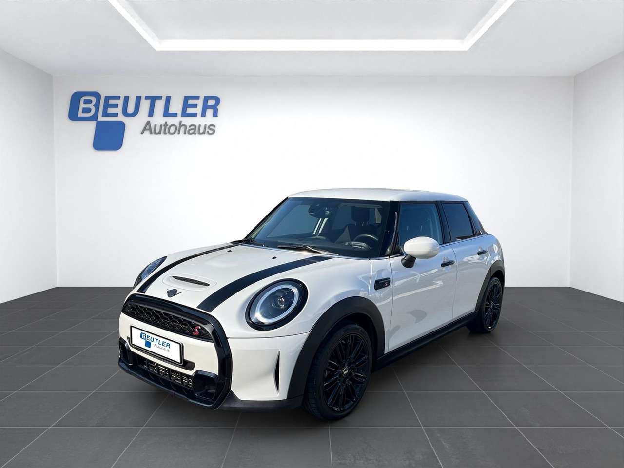 MINI Cooper S 2023 — 5-Türer 17" Navi Kamera Carplay LED
