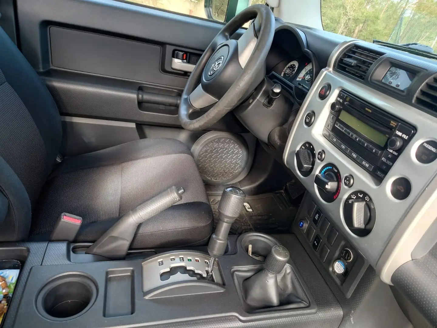 Toyota FJ Cruiser 4.0 V6 Argintiu - 2