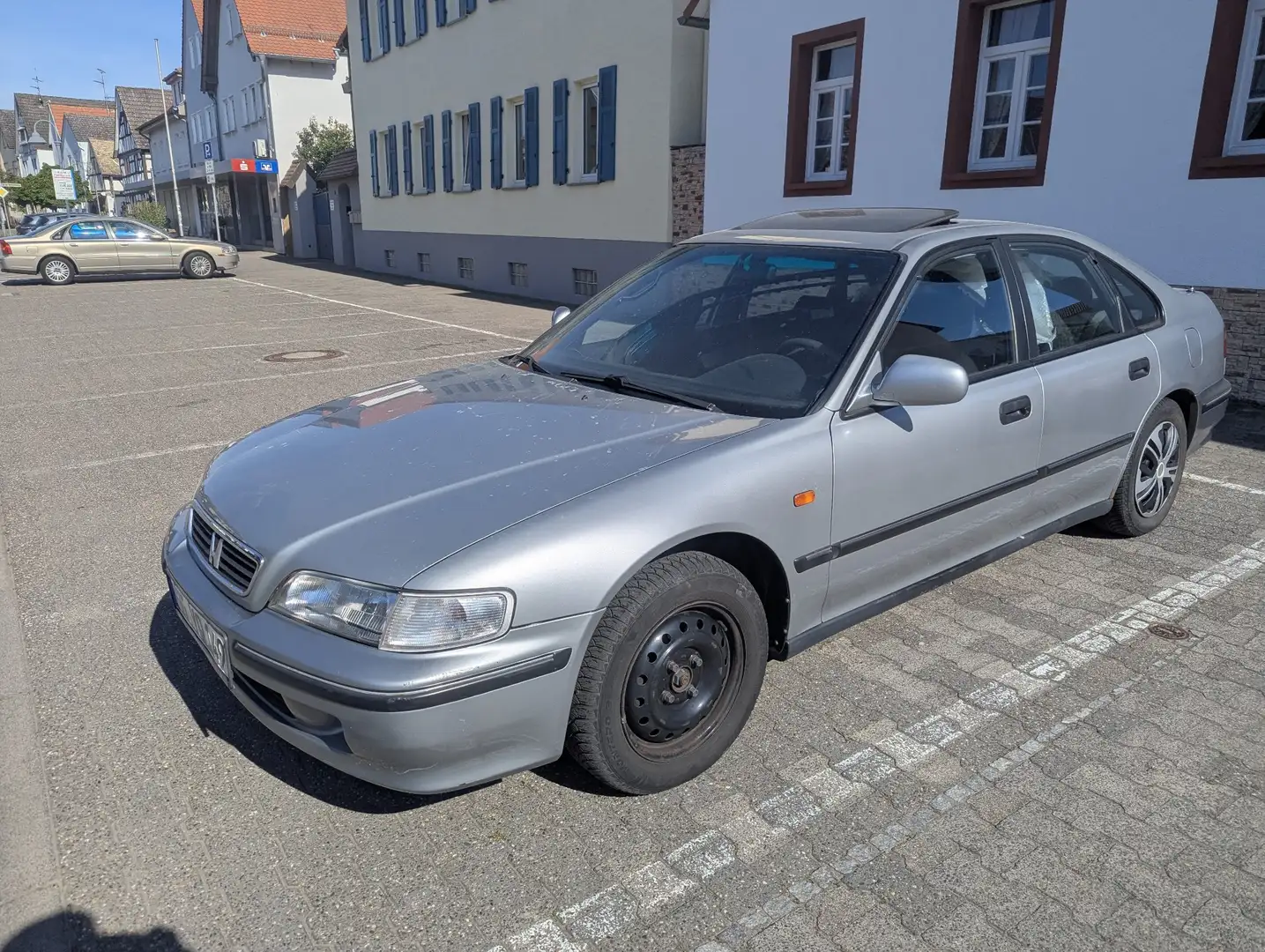 Honda Accord 2.0i - 1