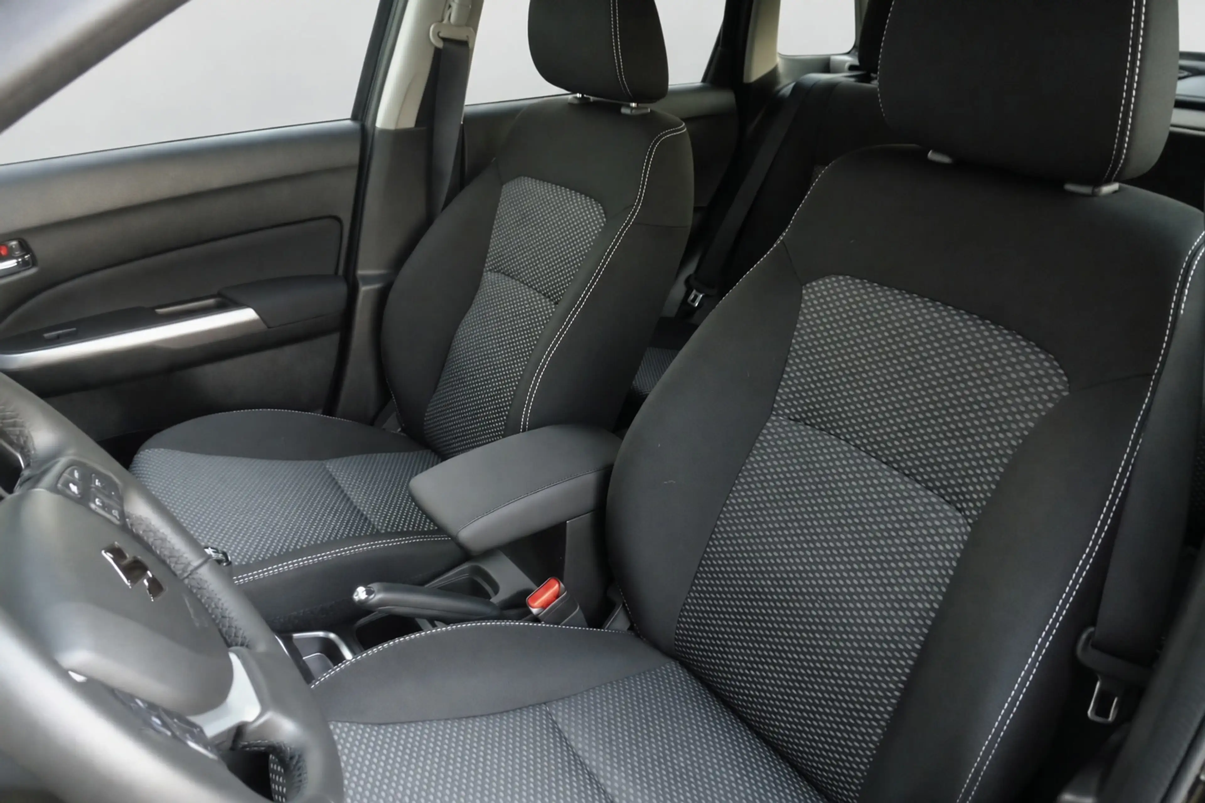 Suzuki Vitara 1.4 Boosterjet Select Smart Hybrid — photo 9