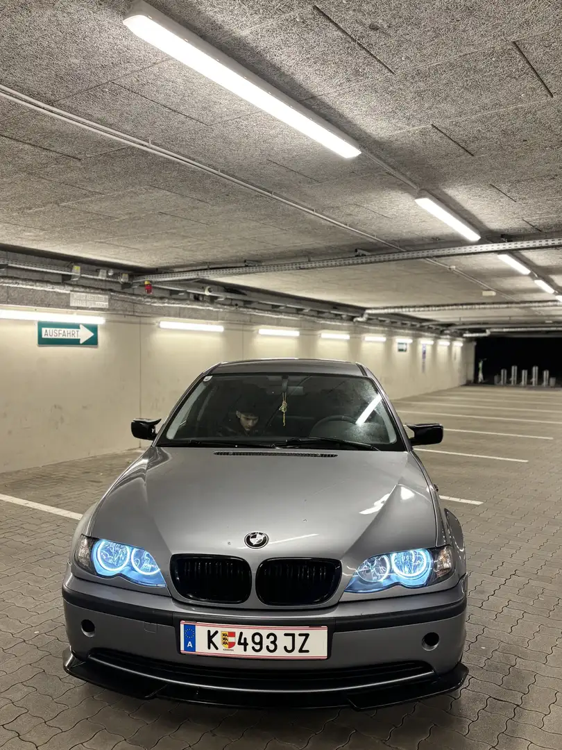 BMW 318 318d Österreich-Paket - 1