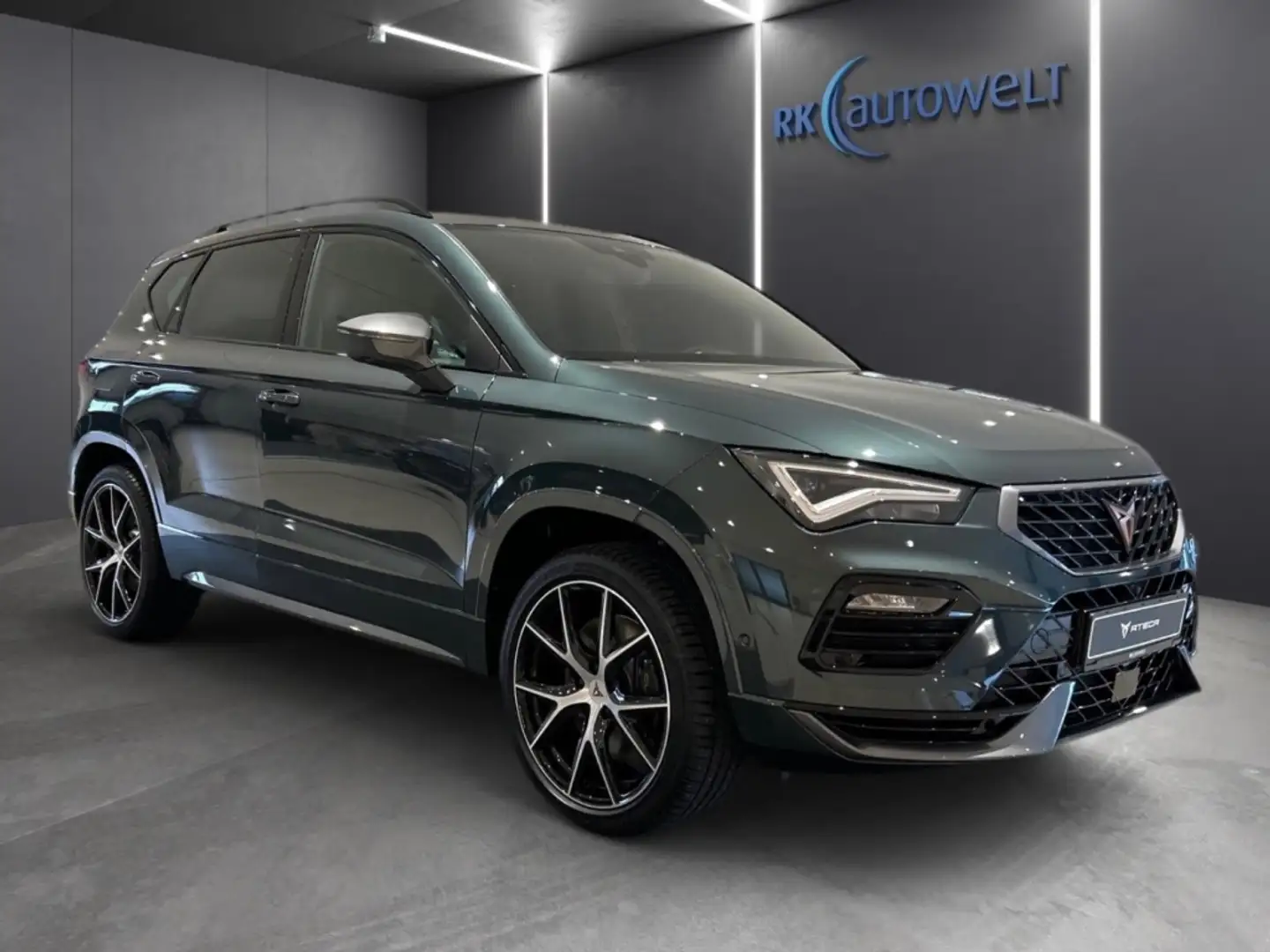 CUPRA Ateca VZ 4Drive 2.0 TSI AHK Pano Beats eSitz ACC Zelená - 2