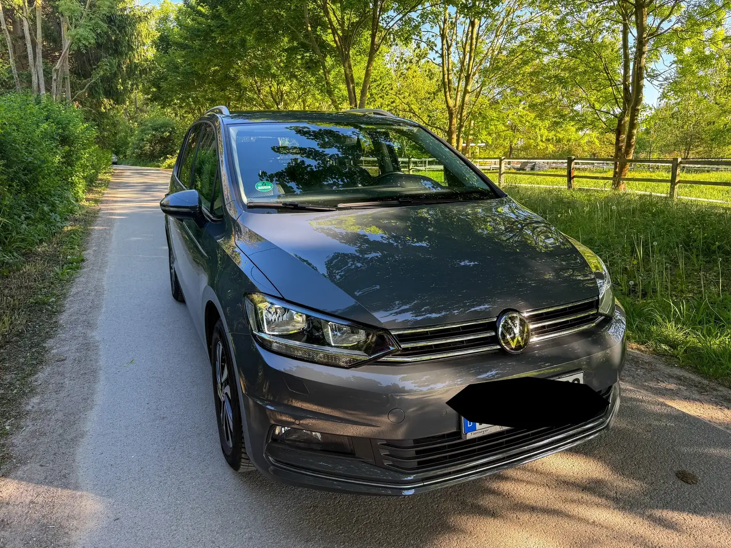 Volkswagen Touran Touran 1.5 TSI OPF DSG ACTIVE Grau - 2