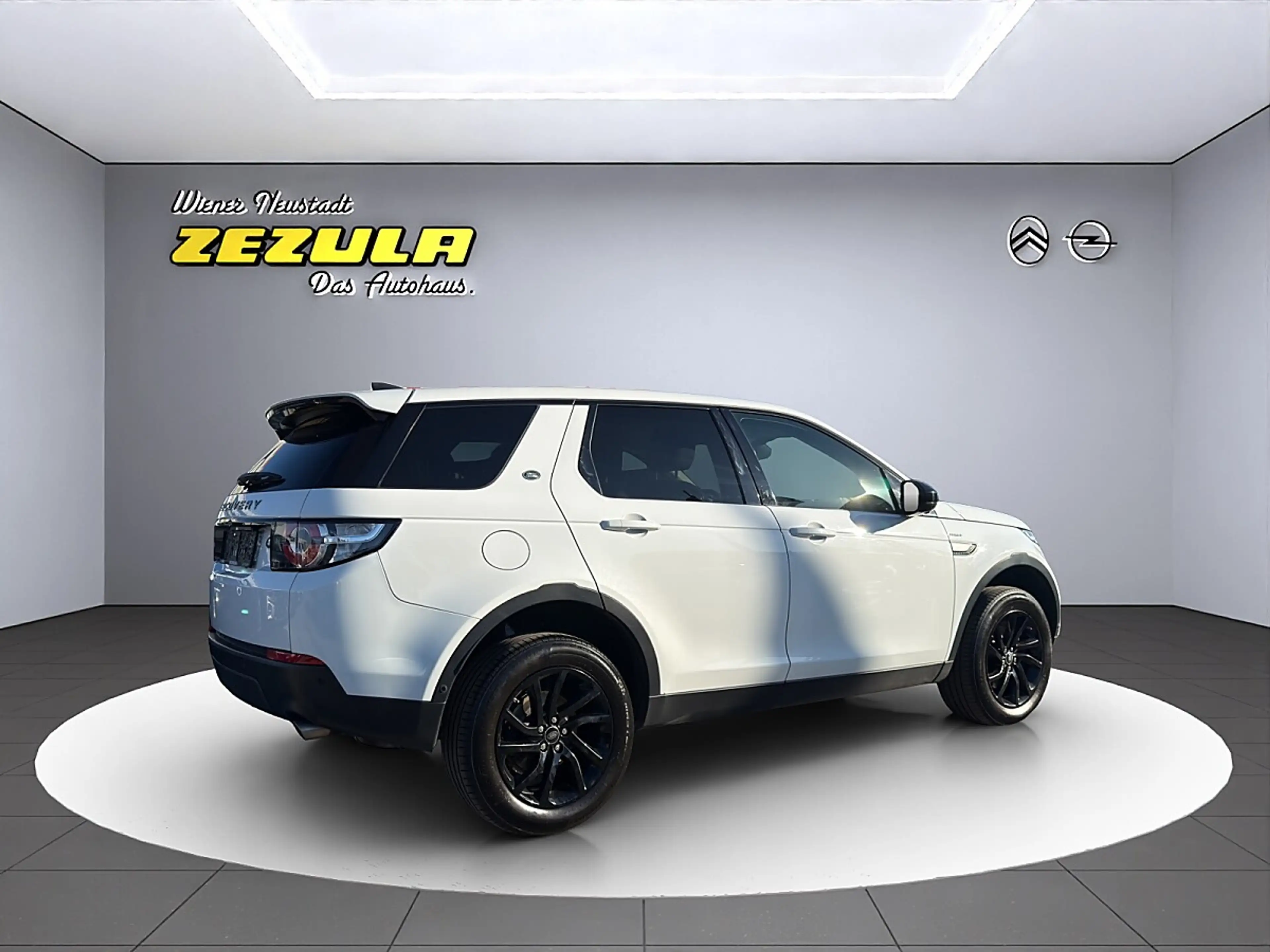 Land Rover Discovery Sport 2,0 TD4 150 4WD Pure — photo 5