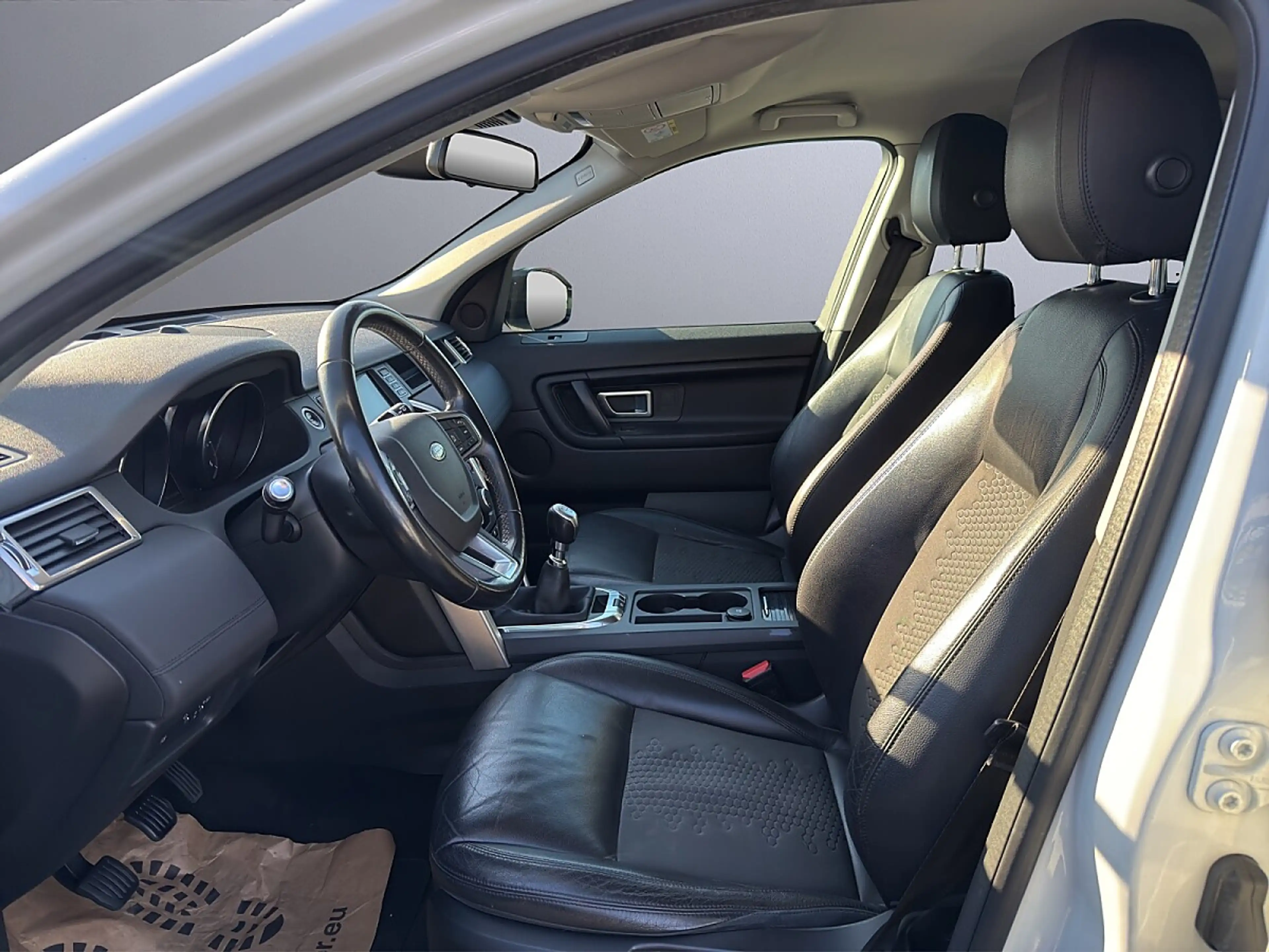 Land Rover Discovery Sport 2,0 TD4 150 4WD Pure — photo 14