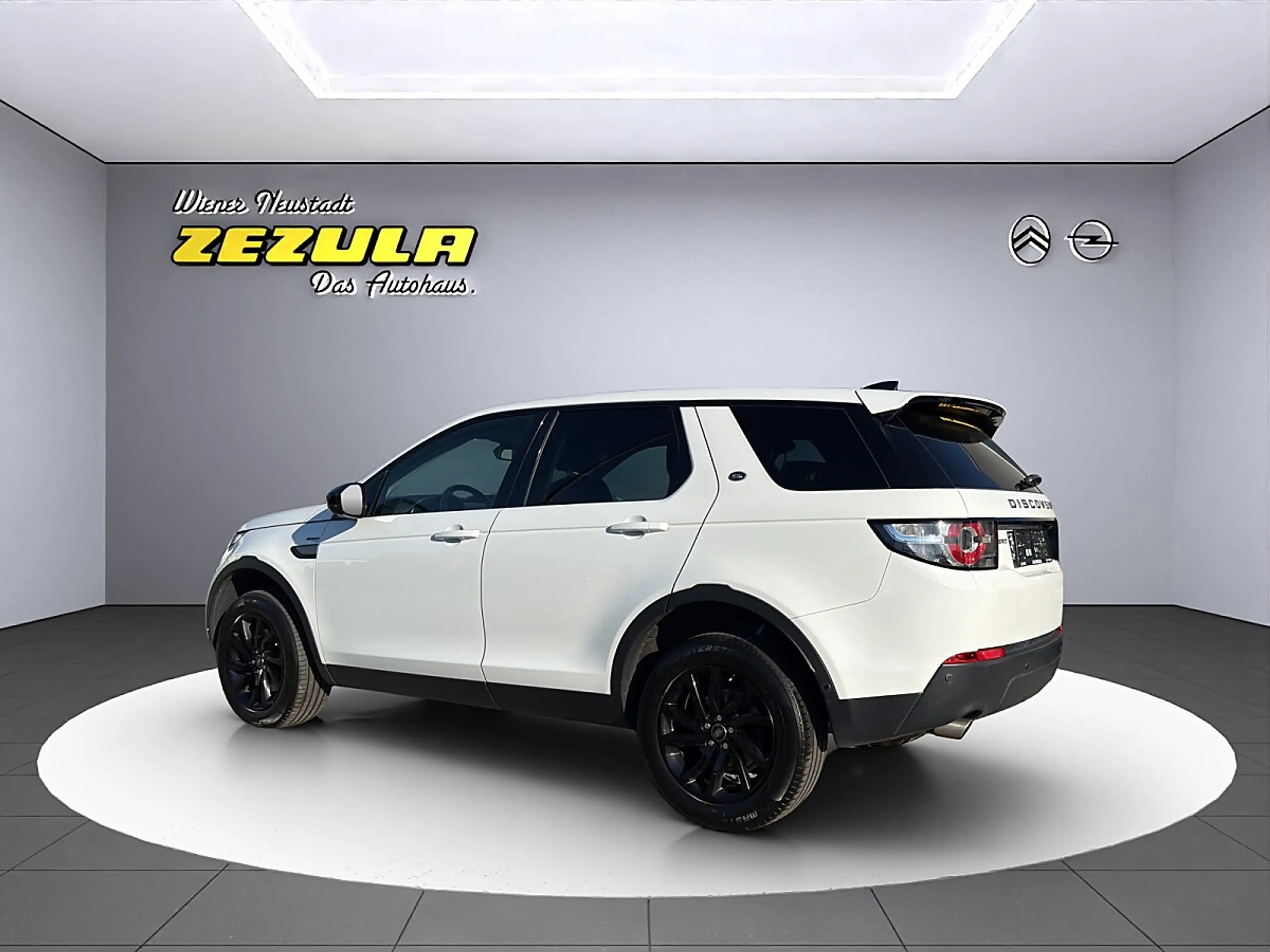 Land Rover Discovery Sport 2,0 TD4 150 4WD Pure — photo 3